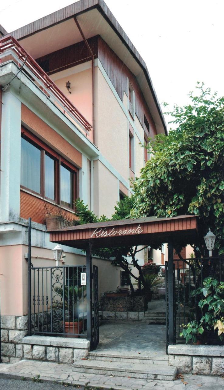 Albergo La Perla Civitella Roveto Екстер'єр фото