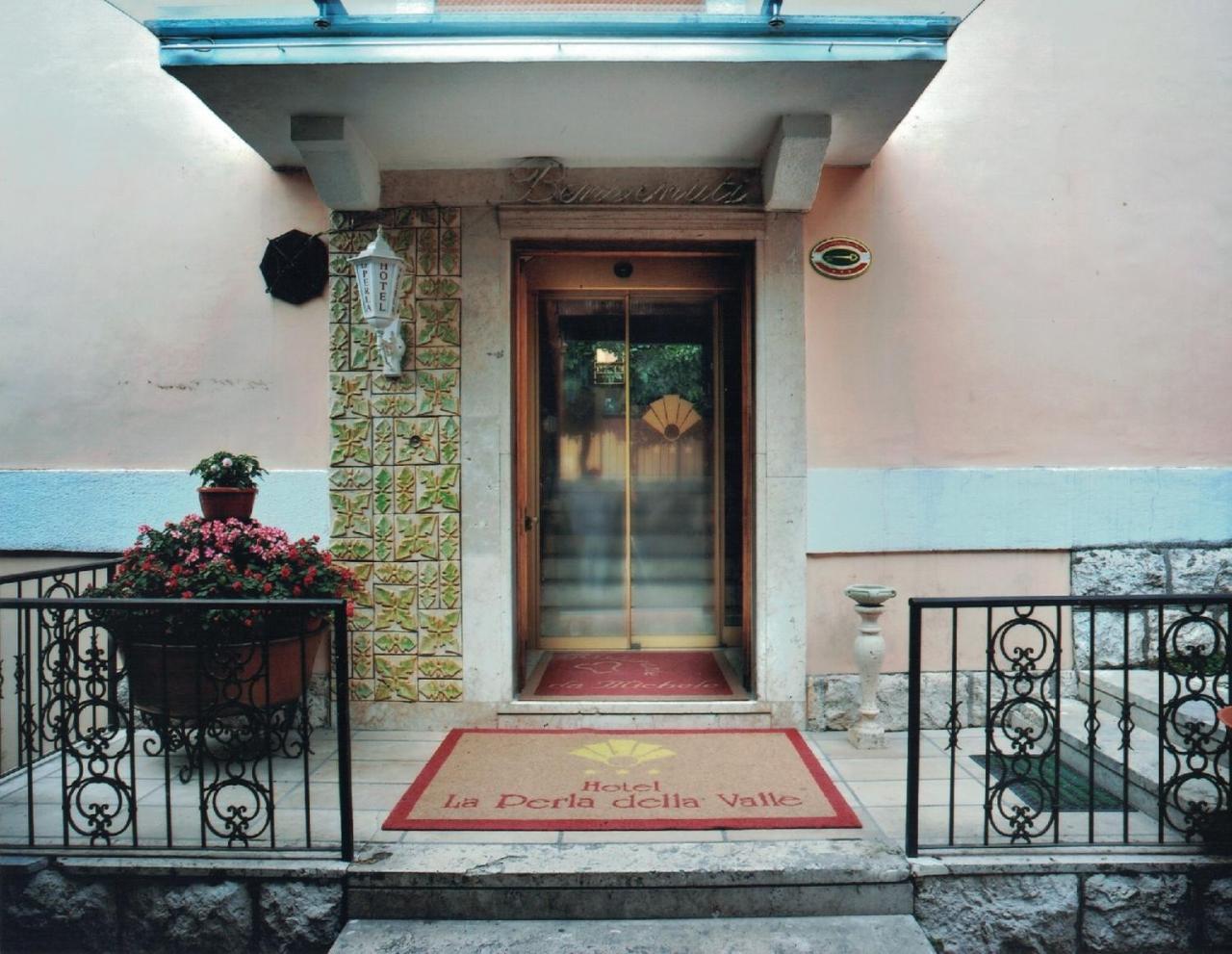 Albergo La Perla Civitella Roveto Екстер'єр фото