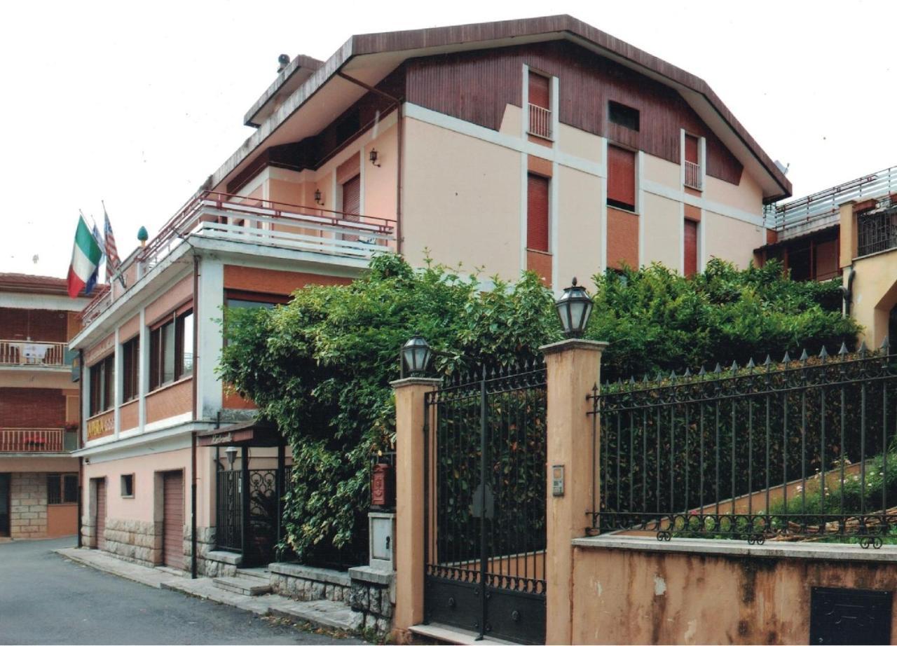 Albergo La Perla Civitella Roveto Екстер'єр фото